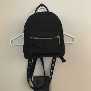 Cute mini black forever 21 backpack! 🖤